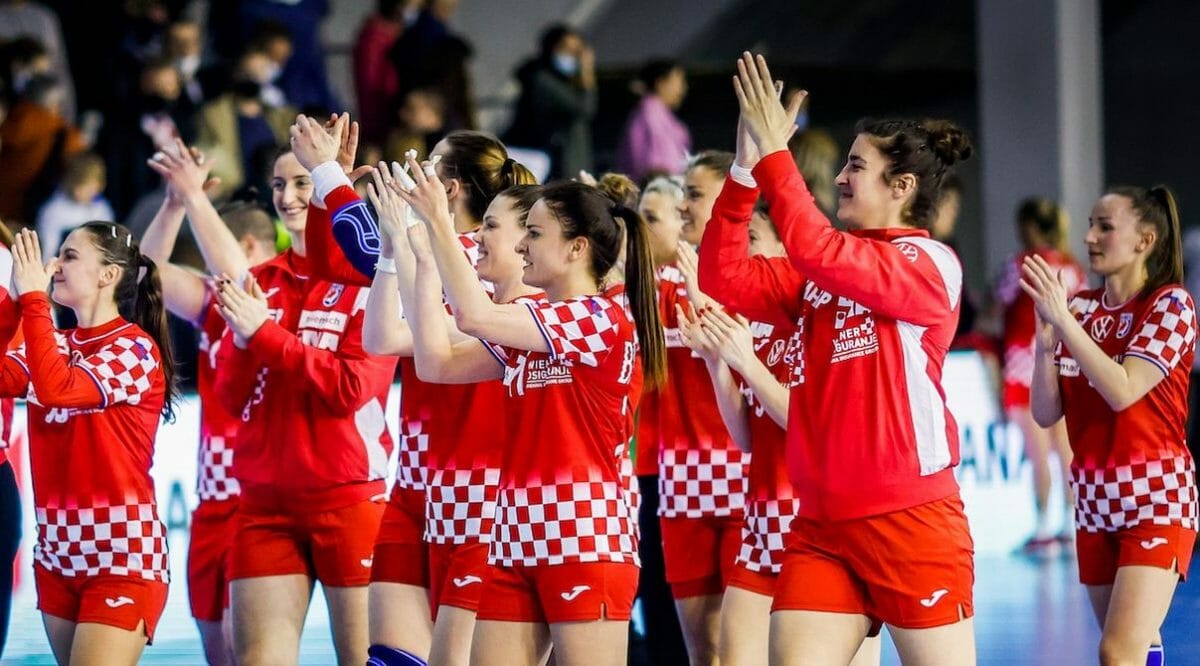 Seniorske rukometne reprezentativke na pripremama u DG Sportu