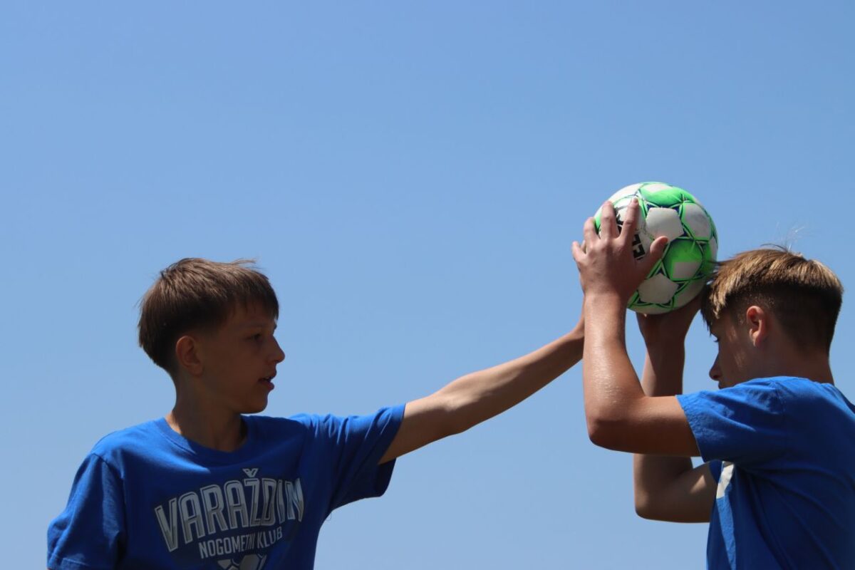 MNS: Nove lopte za nogometne klubove i škole nogometa
